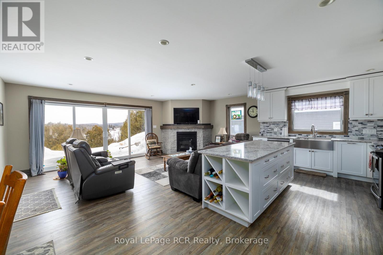 109 Highland Drive, West Grey, Ontario N0C 1H0 - Photo 12 - X12862858