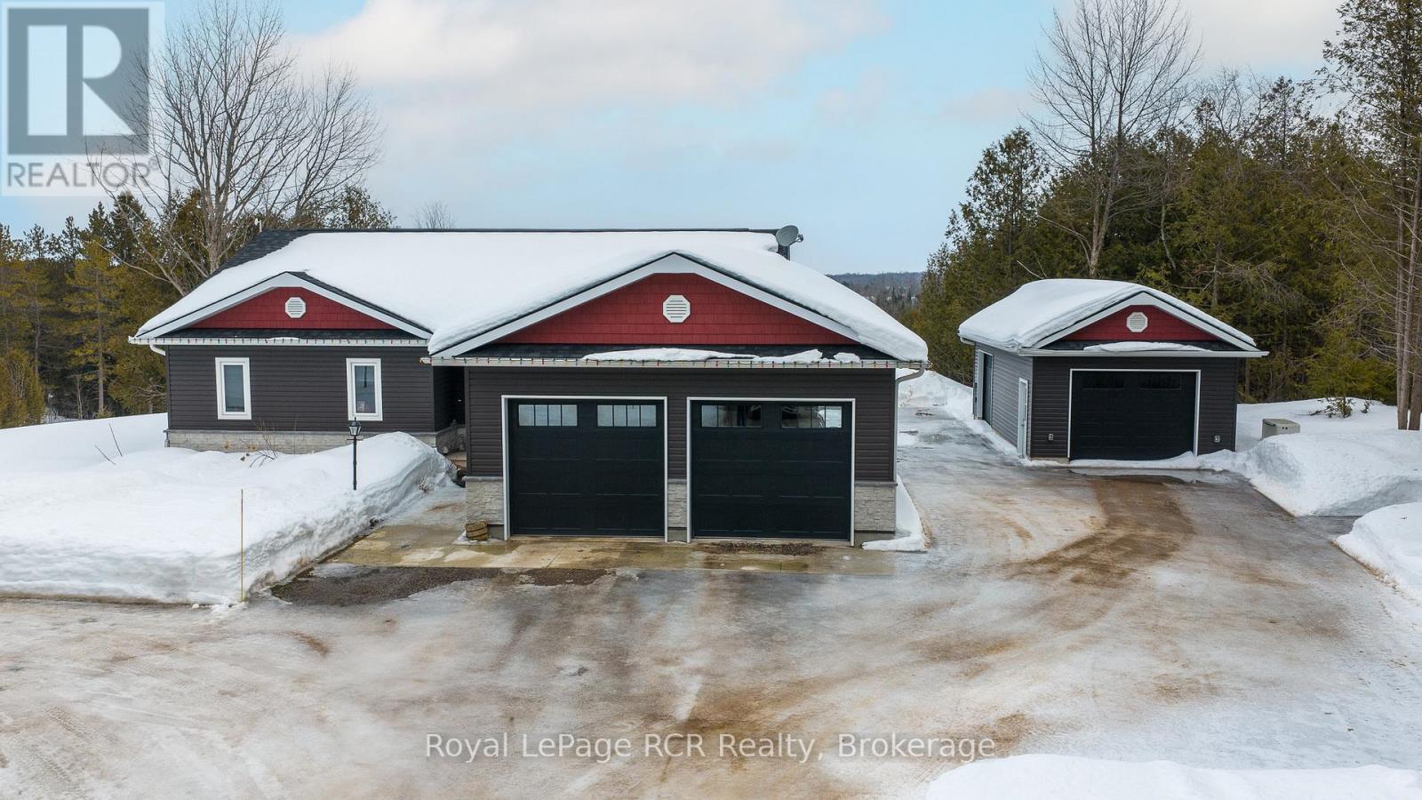 109 Highland Drive, West Grey, Ontario N0C 1H0 - Photo 3 - X12862858