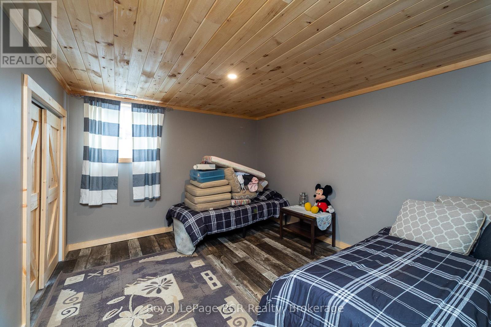 109 Highland Drive, West Grey, Ontario N0C 1H0 - Photo 30 - X12862858