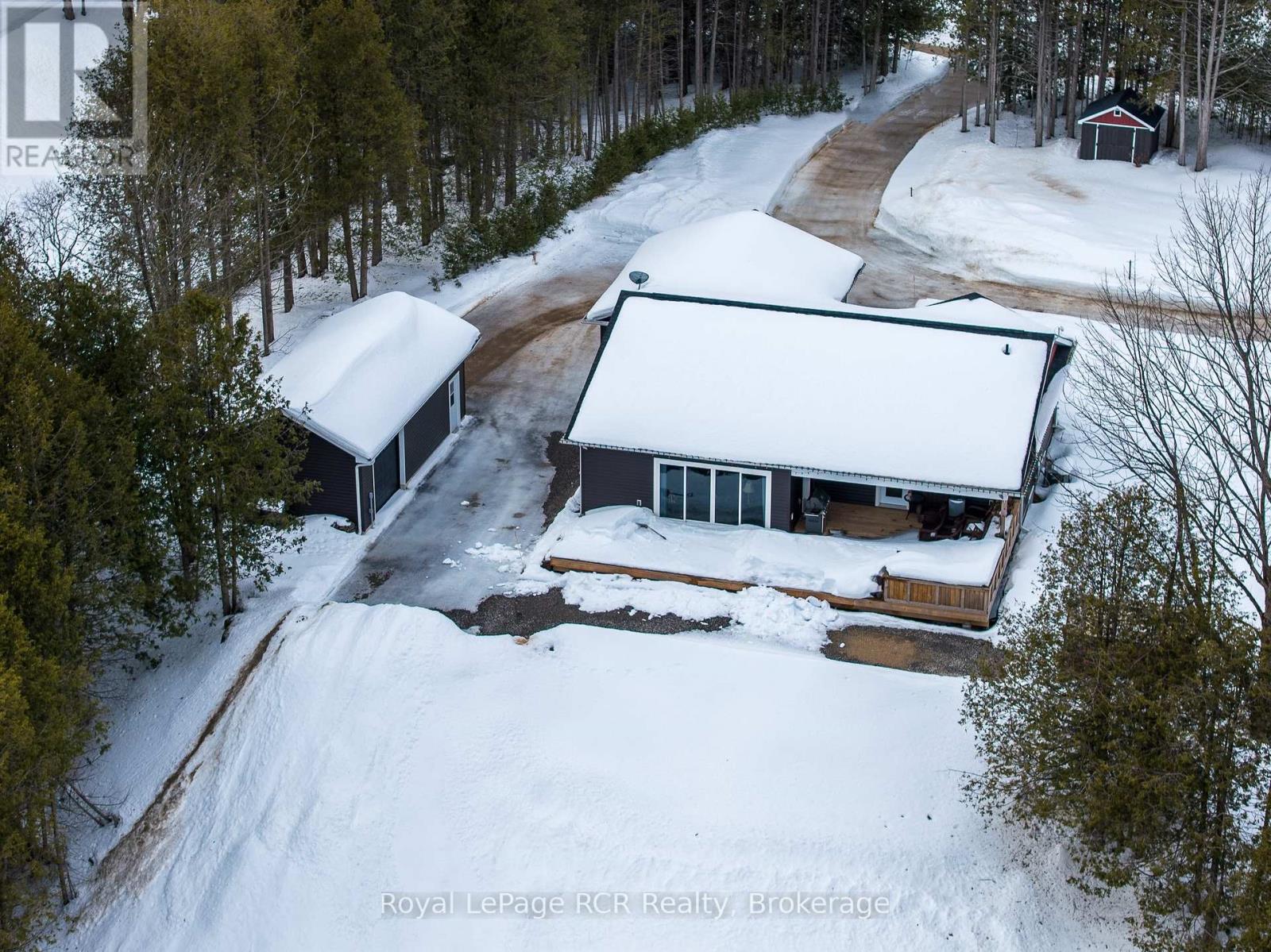 109 Highland Drive, West Grey, Ontario N0C 1H0 - Photo 4 - X12862858