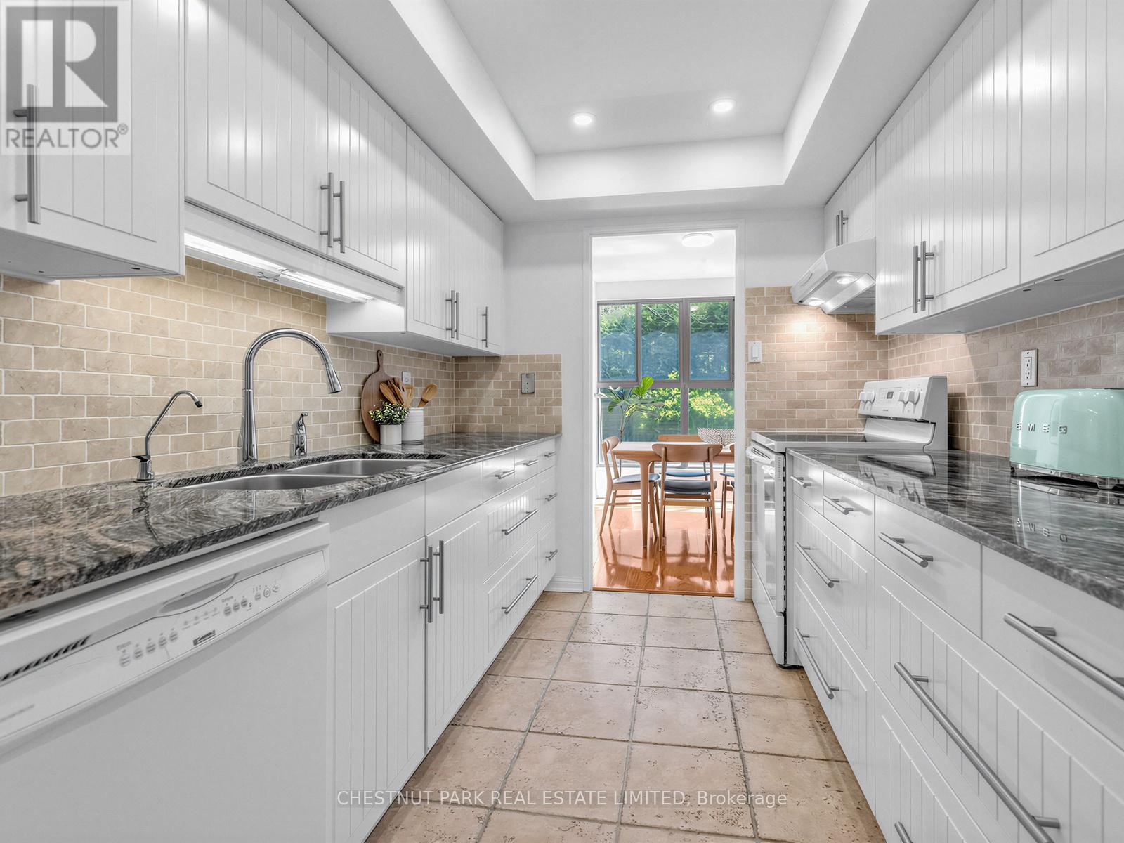 202 - 2545 Bloor Street W, Toronto, Ontario  M6S 1S1 - Photo 13 - W13115064