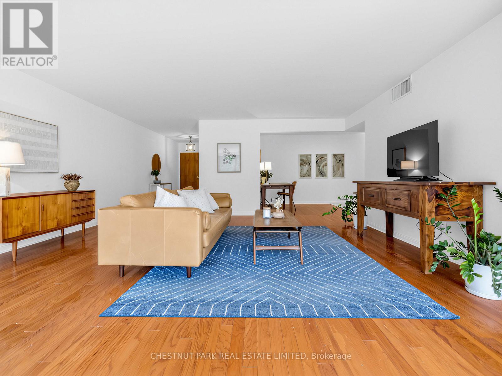 202 - 2545 Bloor Street W, Toronto, Ontario  M6S 1S1 - Photo 8 - W13115064