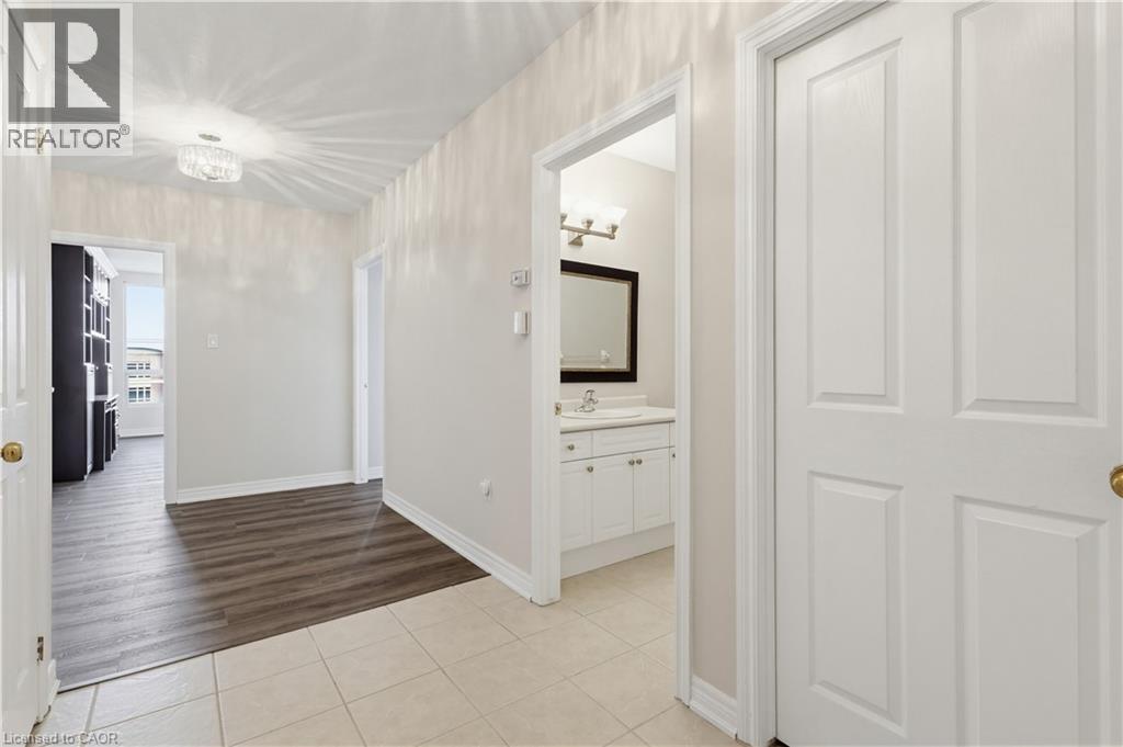 709-1998 Ironstone Drive, Burlington, Ontario  L7L 7P7 - Photo 6 - 40826840