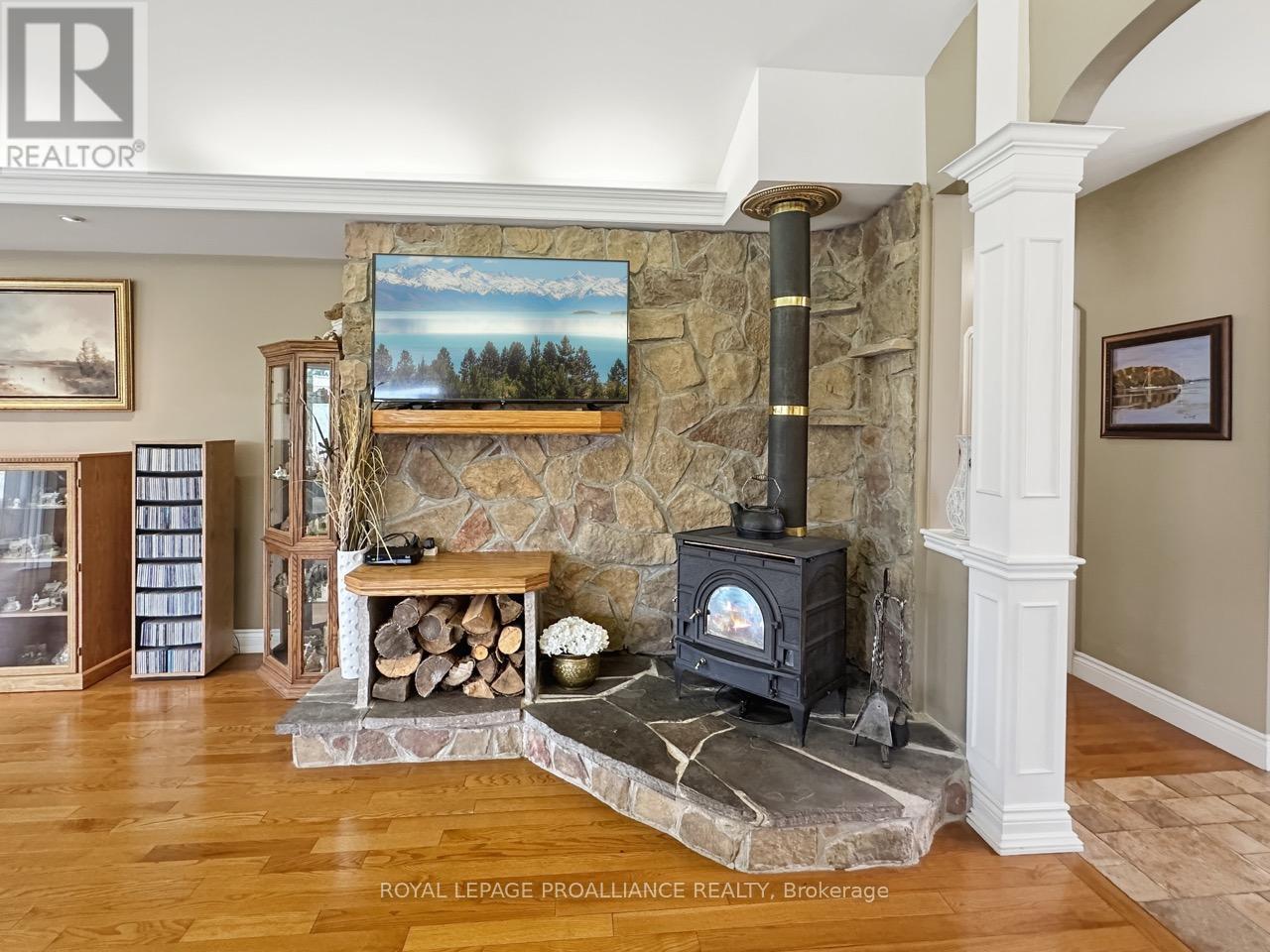 1049 County Road 23, Prince Edward County, Ontario  K8N 4Z1 - Photo 18 - X13115242