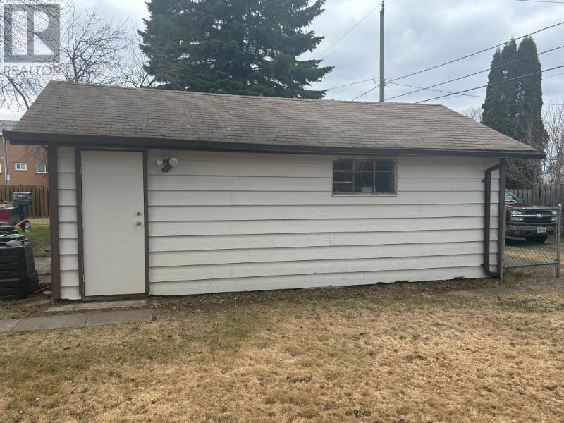 917 Frederica St W, Thunder Bay, Ontario  P7E 3X7 - Photo 3 - TB2600923