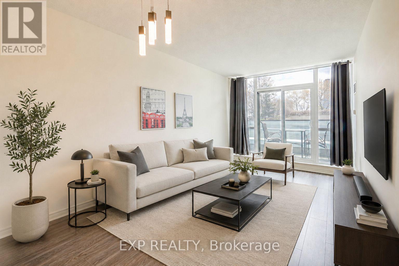 212 - 25 LOWER SIMCOE STREET