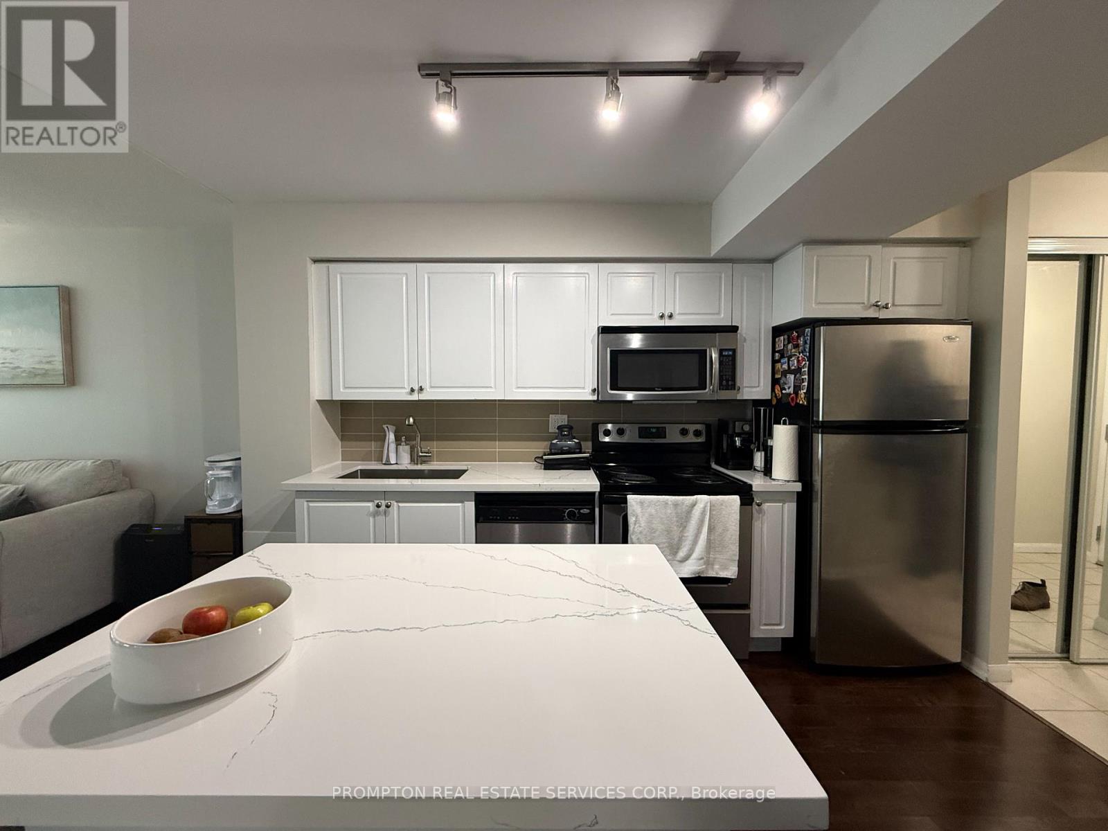 1801 - 215 Fort York Boulevard, Toronto, Ontario  M5V 4A2 - Photo 3 - C13115176