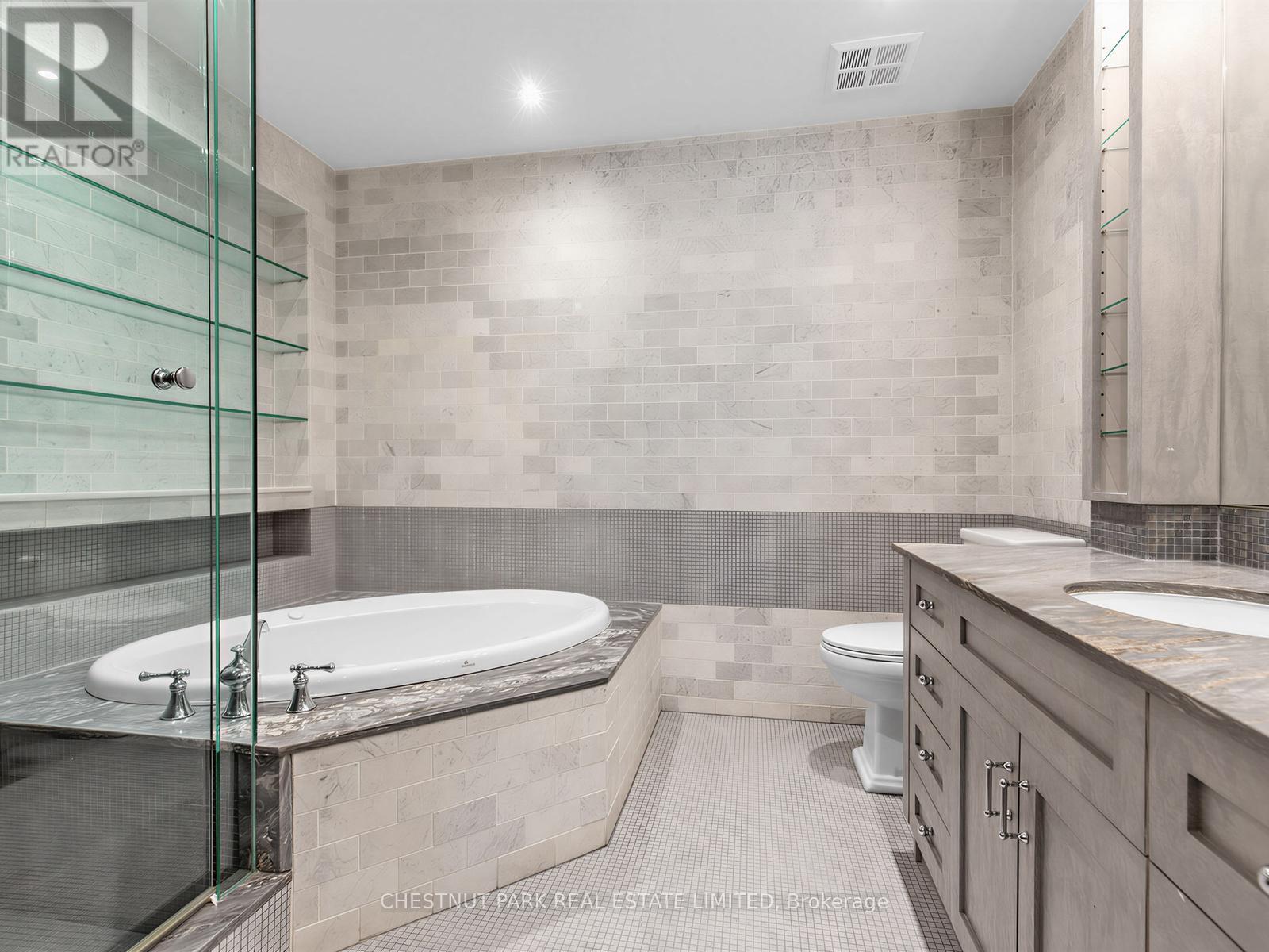 705 - 33 Delisle Avenue, Toronto, Ontario  M4V 3C7 - Photo 25 - C13115198
