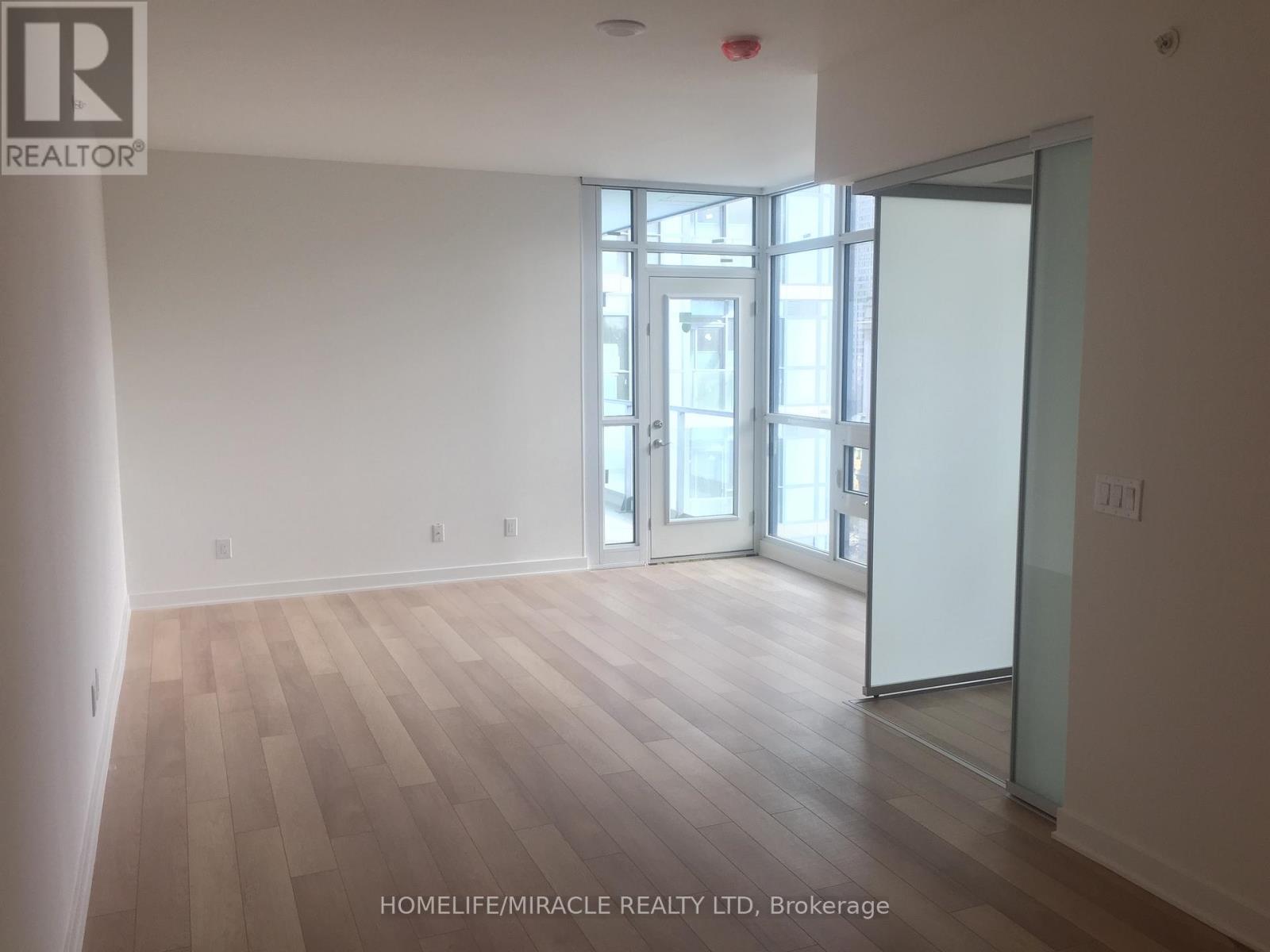 1101 - 210 Simcoe Street, Toronto, Ontario  M5T 0A9 - Photo 2 - C13115220