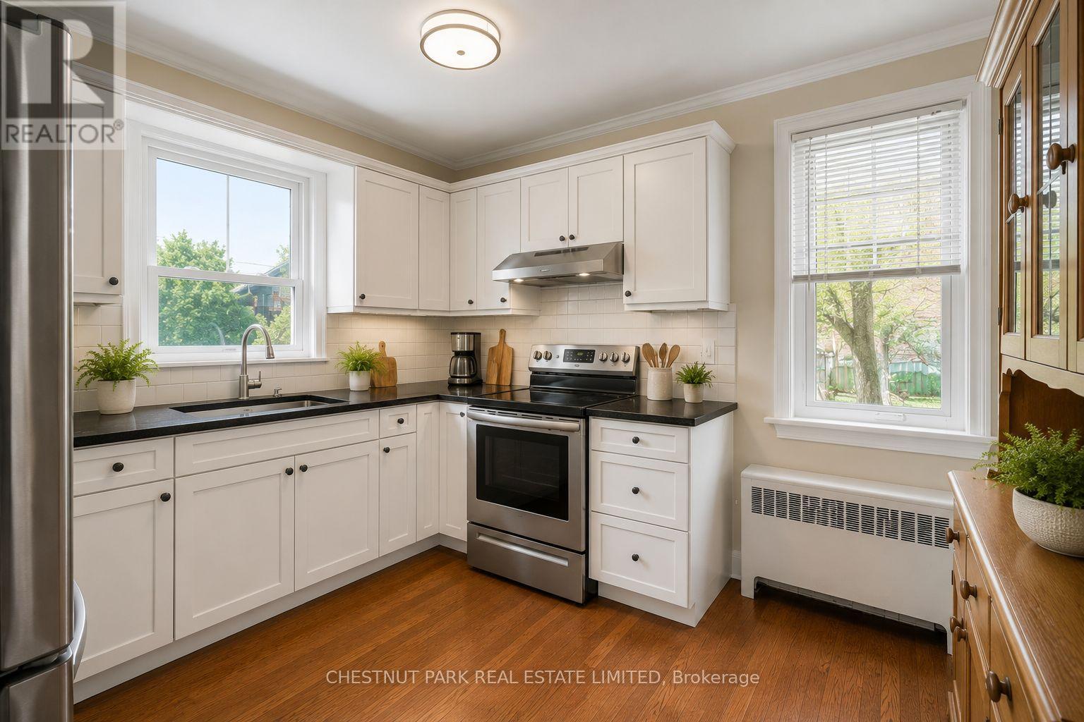 26 Roberta Drive, Toronto, Ontario  M6A 2J5 - Photo 14 - C13115248