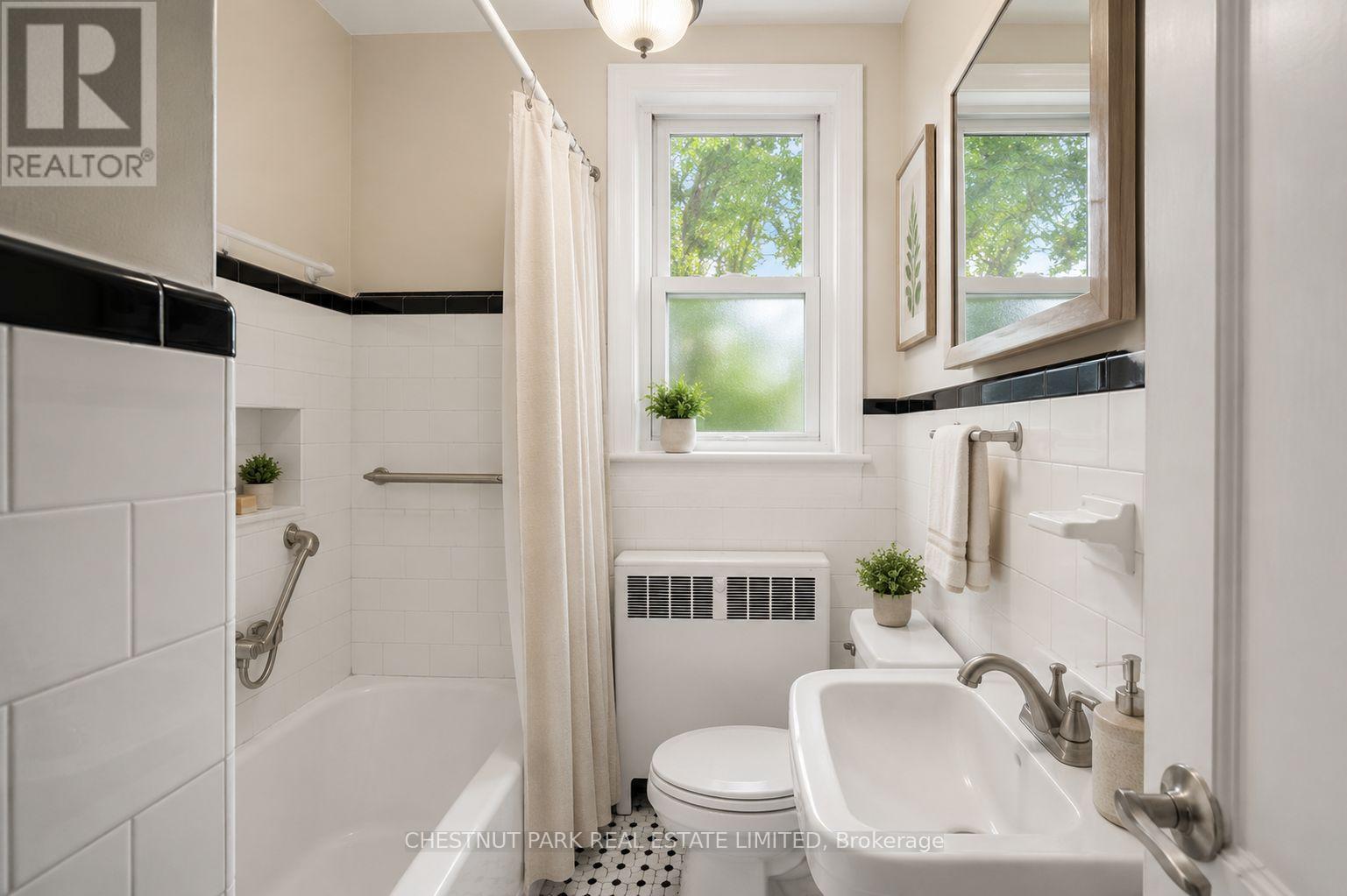 26 Roberta Drive, Toronto, Ontario  M6A 2J5 - Photo 28 - C13115248