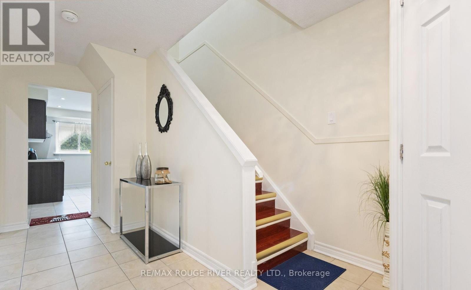 77 Lowry Square, Toronto, Ontario  M1B 1N7 - Photo 5 - E13115160