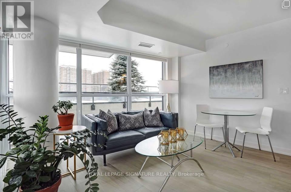 323 - 8 Trent Avenue, Toronto, Ontario  M4C 0A6 - Photo 3 - E13115232