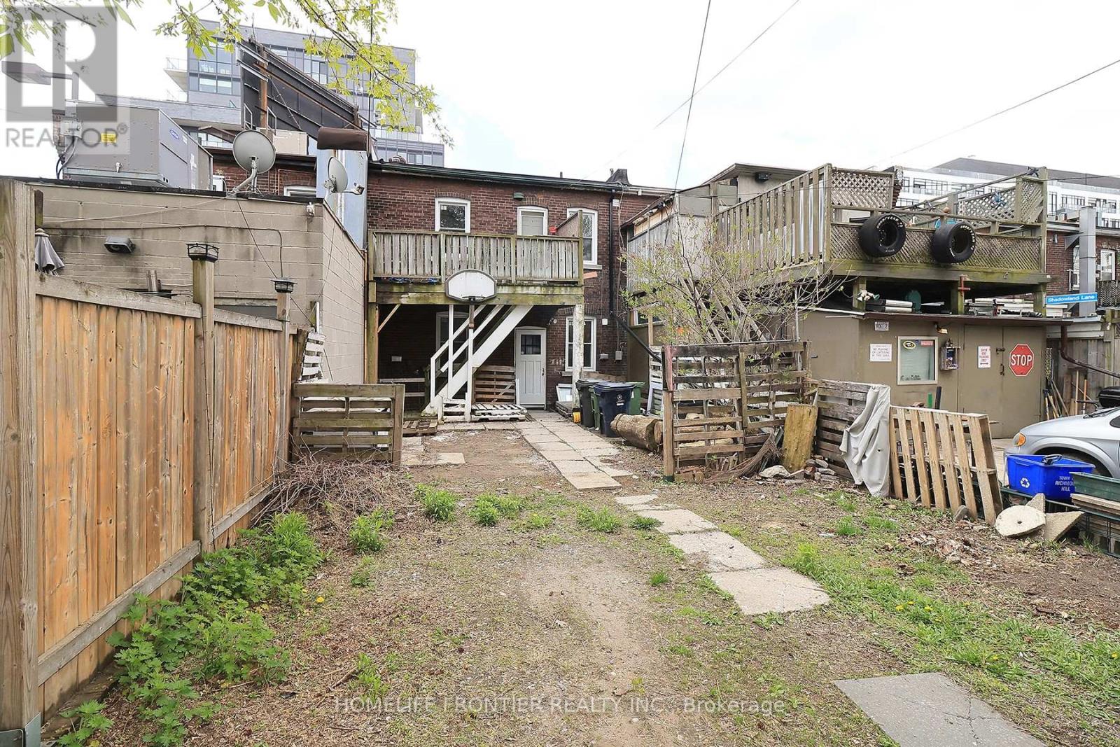 2354 Danforth Avenue, Toronto, Ontario  M4C 1K7 - Photo 12 - E13115236