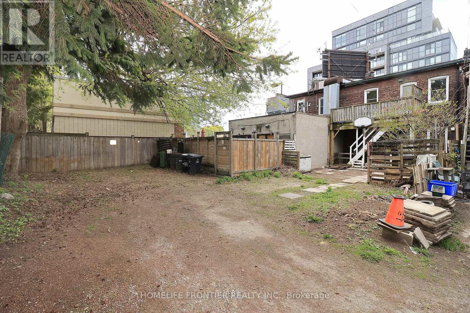 2354 Danforth Avenue, Toronto, Ontario  M4C 1K7 - Photo 13 - E13115236
