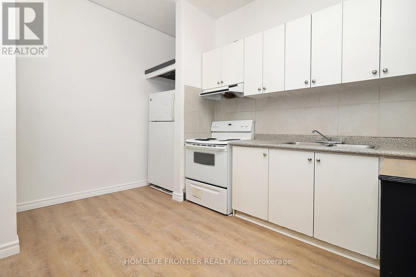 2354 Danforth Avenue, Toronto, Ontario  M4C 1K7 - Photo 7 - E13115236