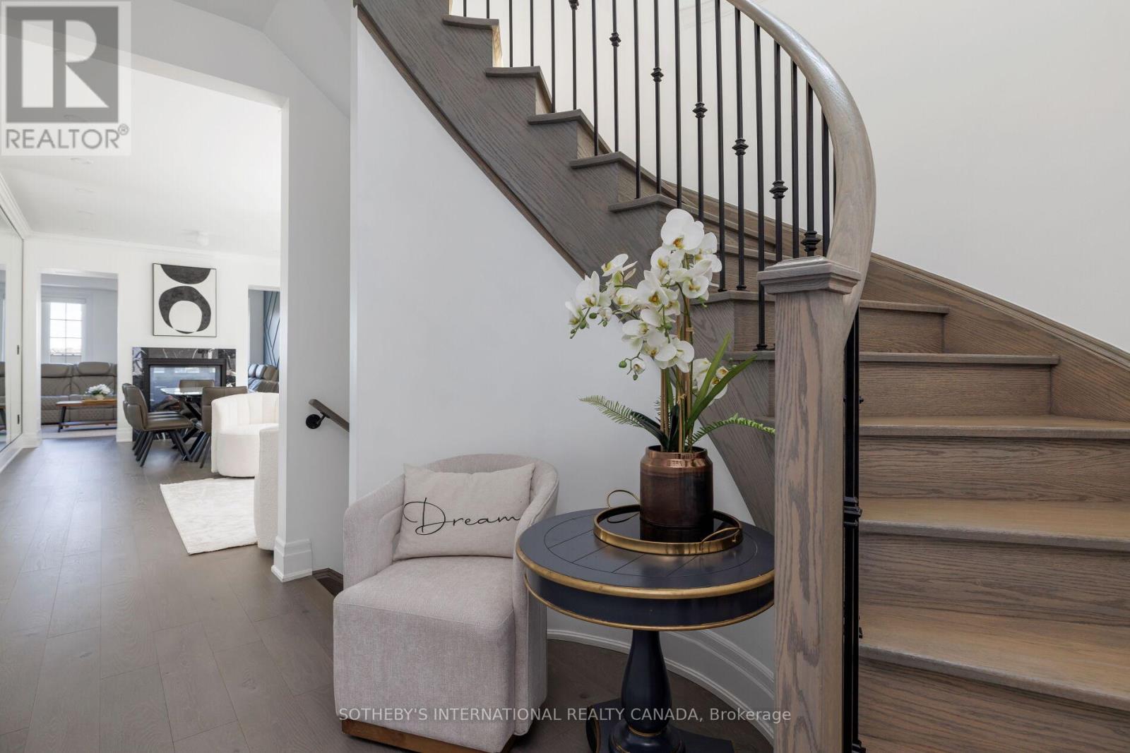 64 Closson Drive, Whitby, Ontario  L1P 0M9 - Photo 4 - E13115276