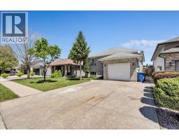 2558 GATWICK, Windsor, Ontario