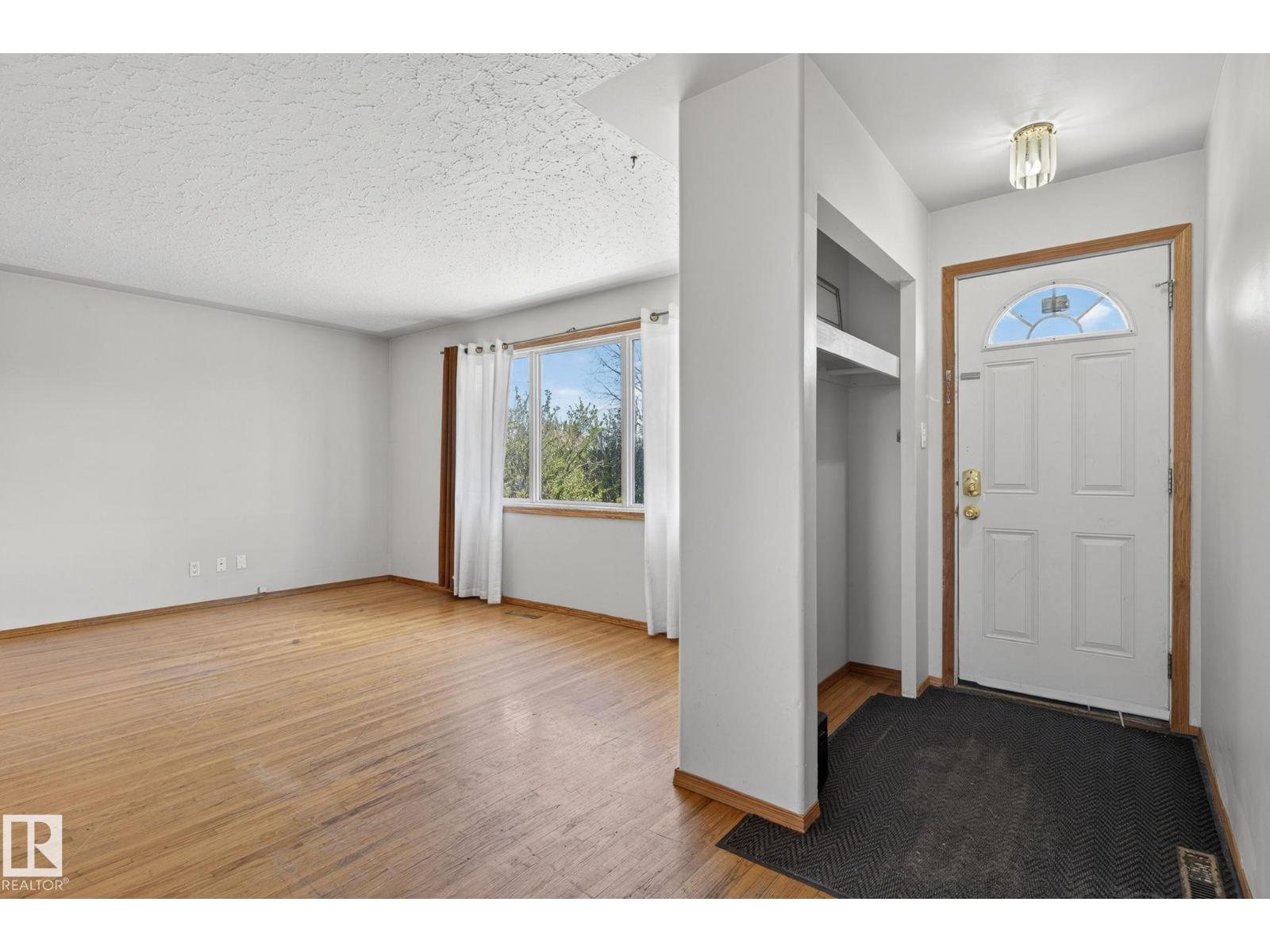 13412 108 St Nw, Edmonton, Alberta  T5E 4X6 - Photo 2 - E4487108