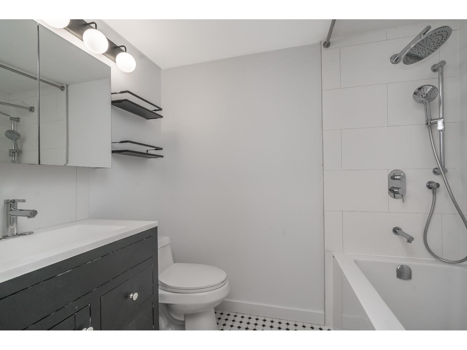 105 1520 Vidal Street, White Rock, British Columbia  V4B 3T7 - Photo 18 - R3120509