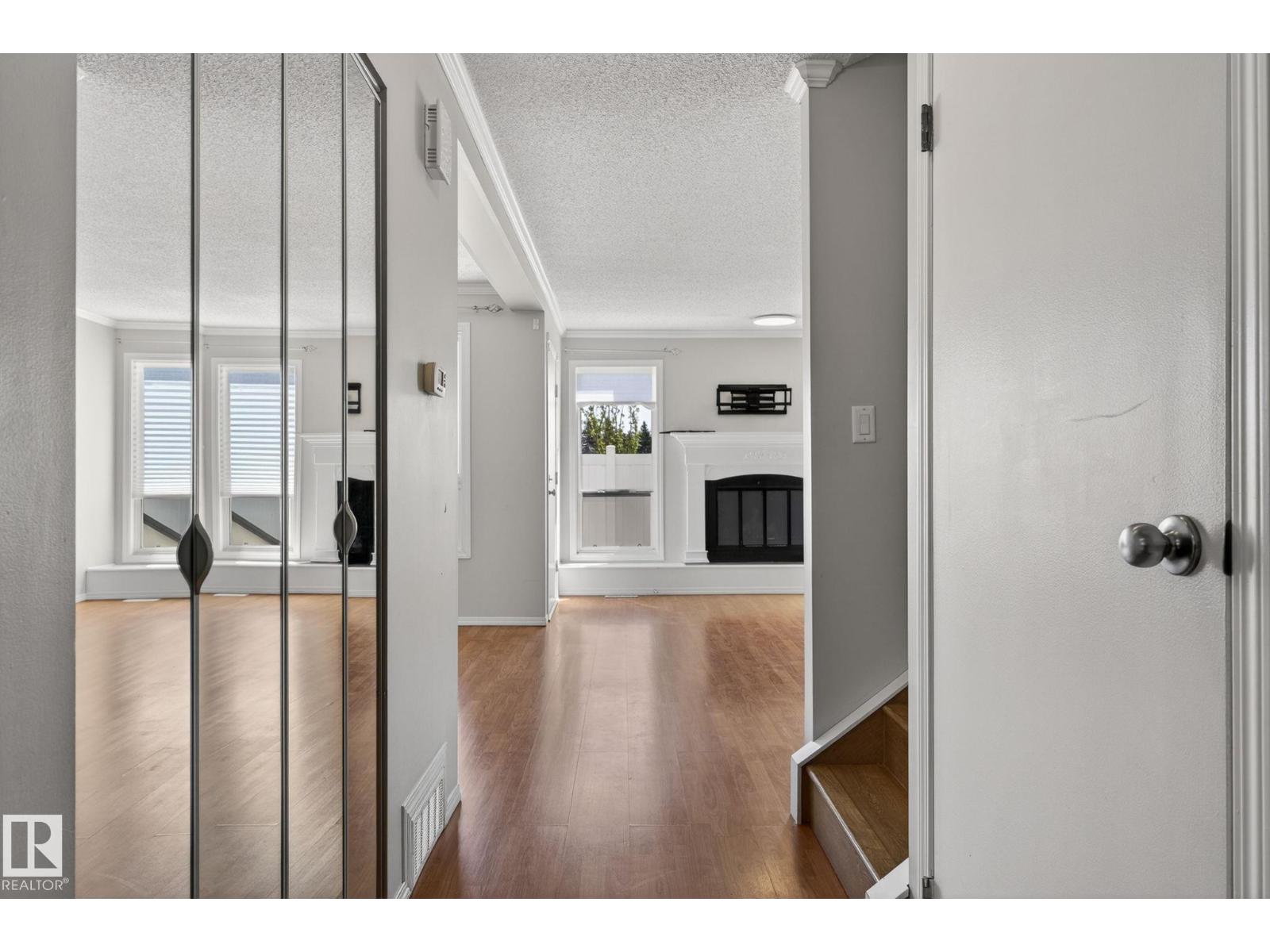 #18 17409 95 St Nw, Edmonton, Alberta  T5Z 2B1 - Photo 3 - E4487111