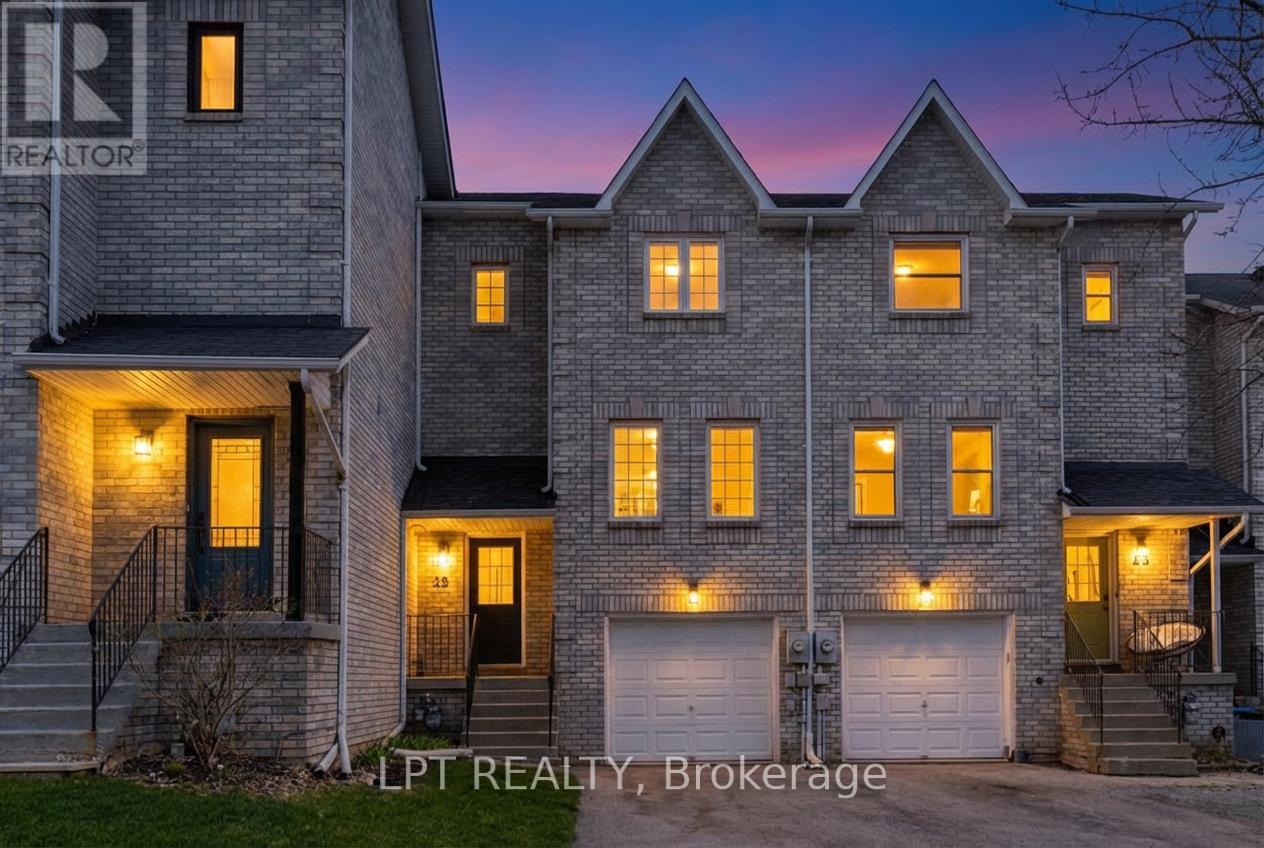 25 HATTIE COURT, Georgina, Ontario