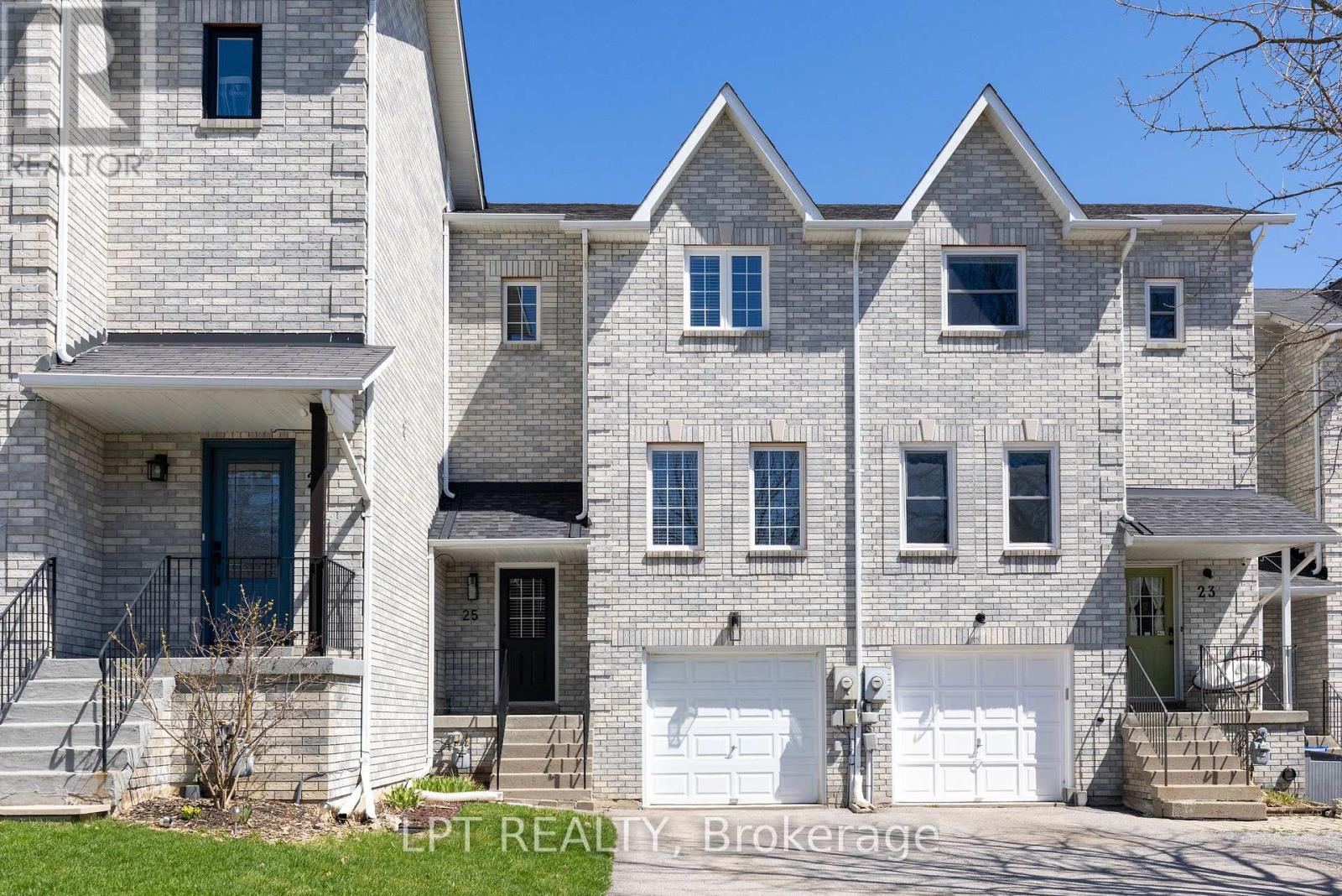 25 Hattie Court, Georgina, Ontario  L4P 3Z7 - Photo 2 - N13115190