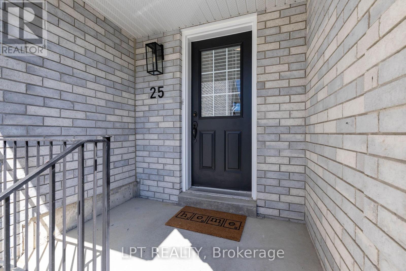 25 Hattie Court, Georgina, Ontario  L4P 3Z7 - Photo 6 - N13115190