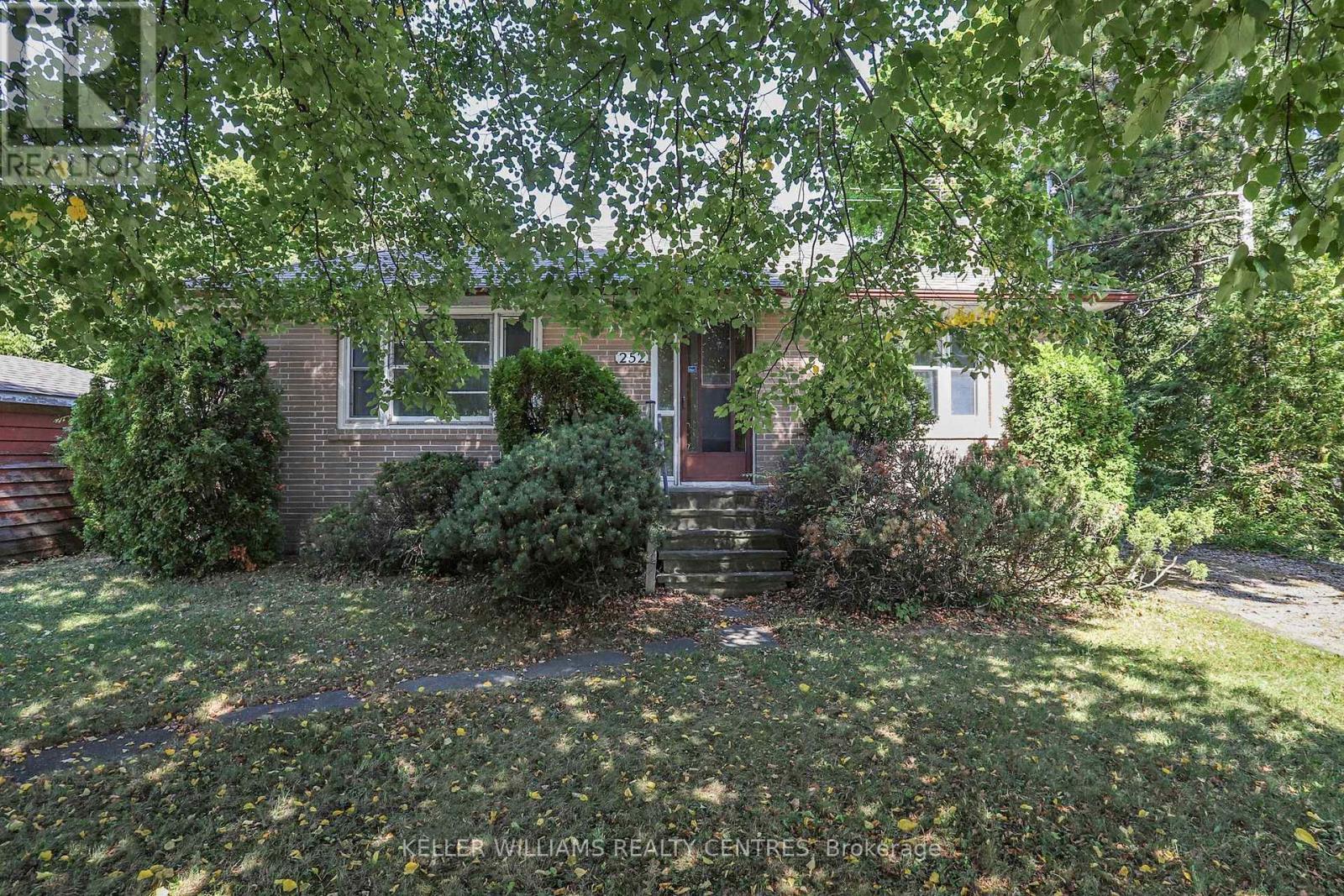 Unit A - 252 Elgin Mills Road W, Richmond Hill, Ontario  L4C 4M2 - Photo 2 - N13115288