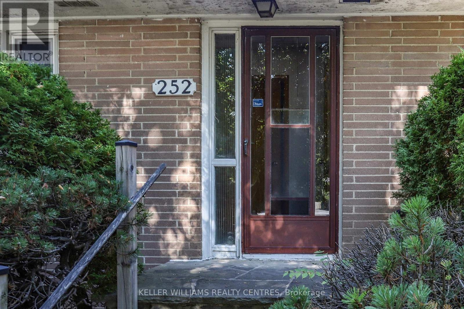 Unit A - 252 Elgin Mills Road W, Richmond Hill, Ontario  L4C 4M2 - Photo 3 - N13115288