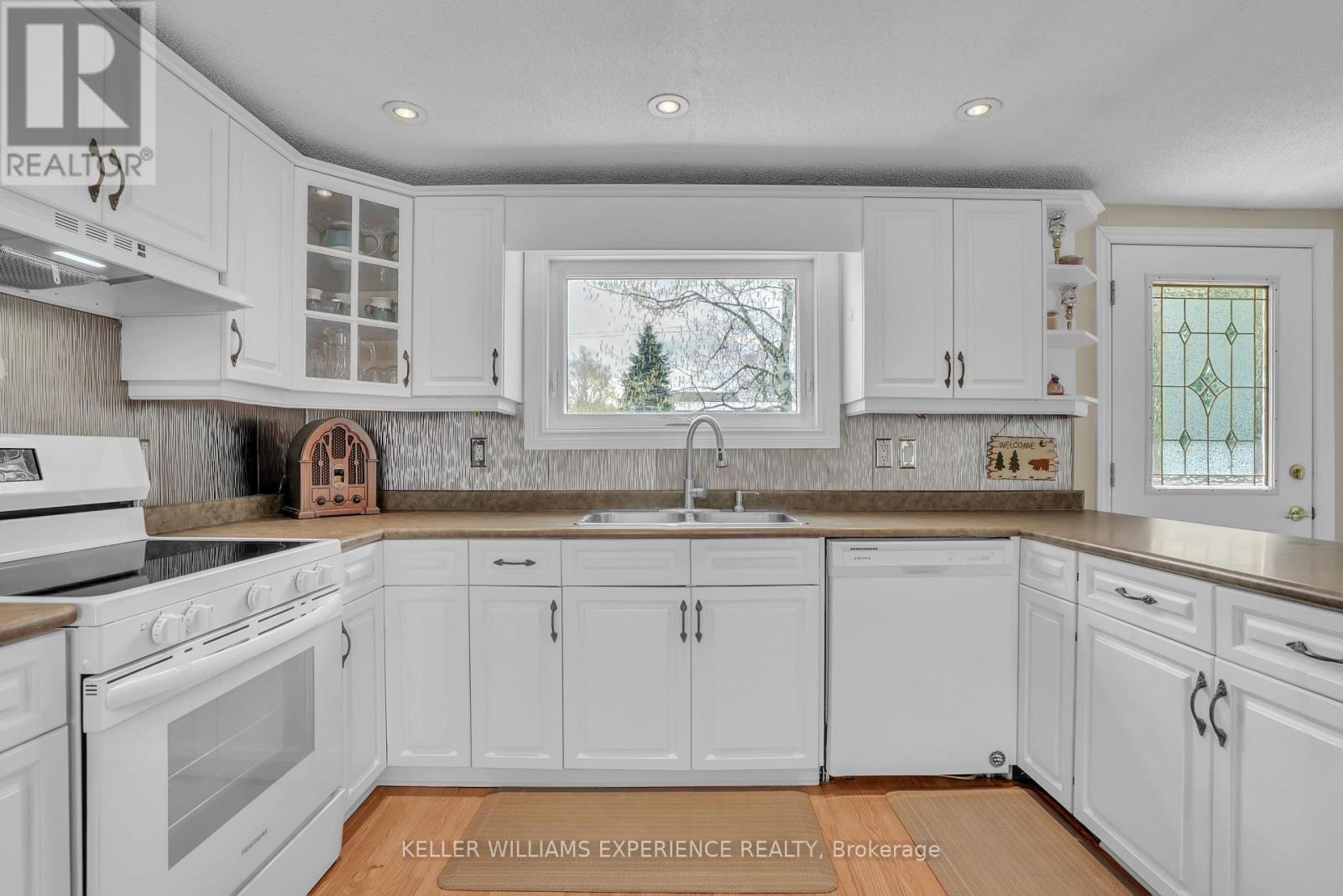 6 Slemish Avenue, Springwater (Phelpston), Ontario  L0L 2K0 - Photo 6 - S13115256