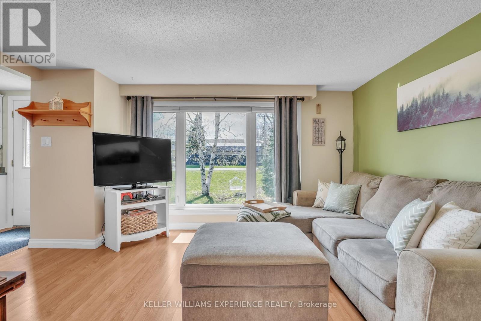 6 Slemish Avenue, Springwater (Phelpston), Ontario  L0L 2K0 - Photo 9 - S13115256