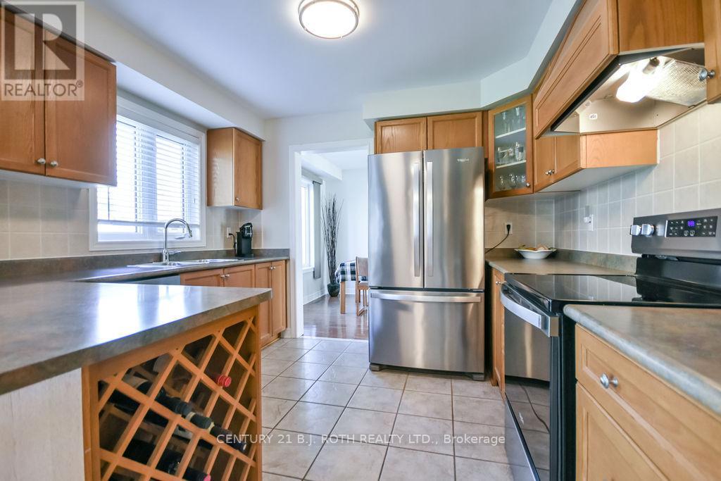 112 Crimson Ridge Road, Barrie (Bayshore), Ontario  L4N 0G9 - Photo 10 - S13115304