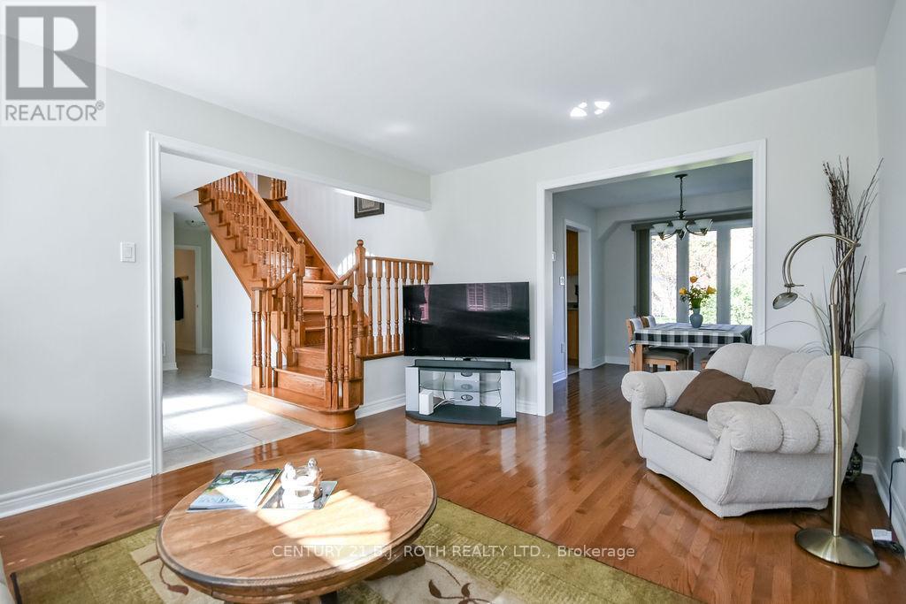 112 Crimson Ridge Road, Barrie (Bayshore), Ontario  L4N 0G9 - Photo 8 - S13115304
