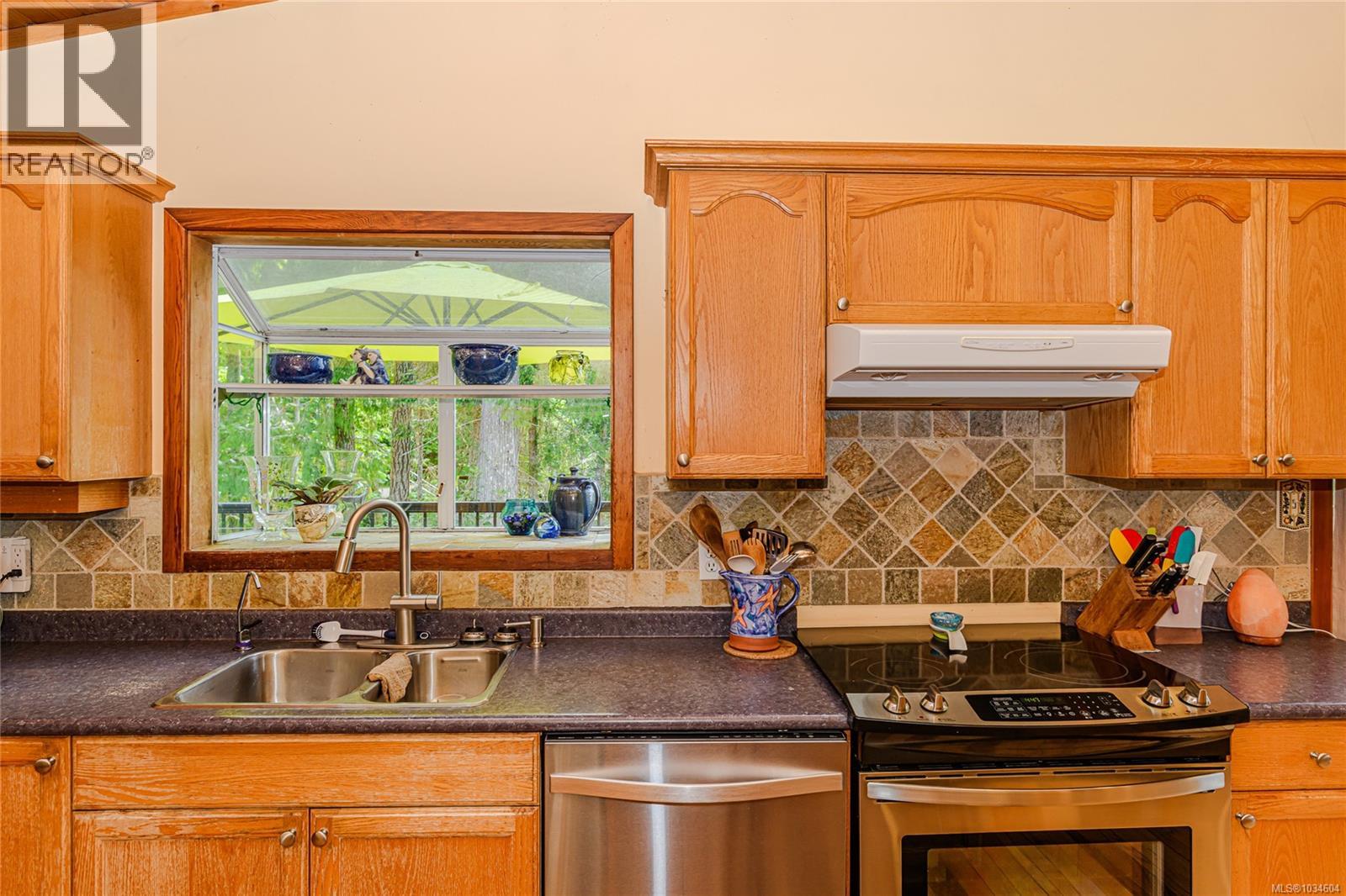 262 North View Pl, Salt Spring, British Columbia  V8K 1A9 - Photo 10 - 1034604