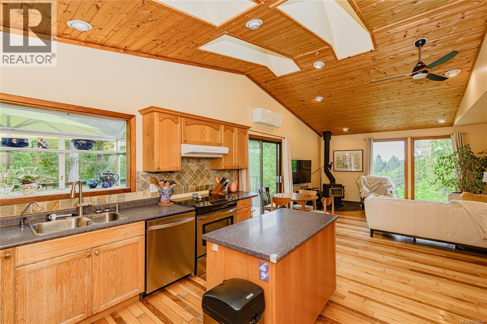 262 North View Pl, Salt Spring, British Columbia  V8K 1A9 - Photo 9 - 1034604