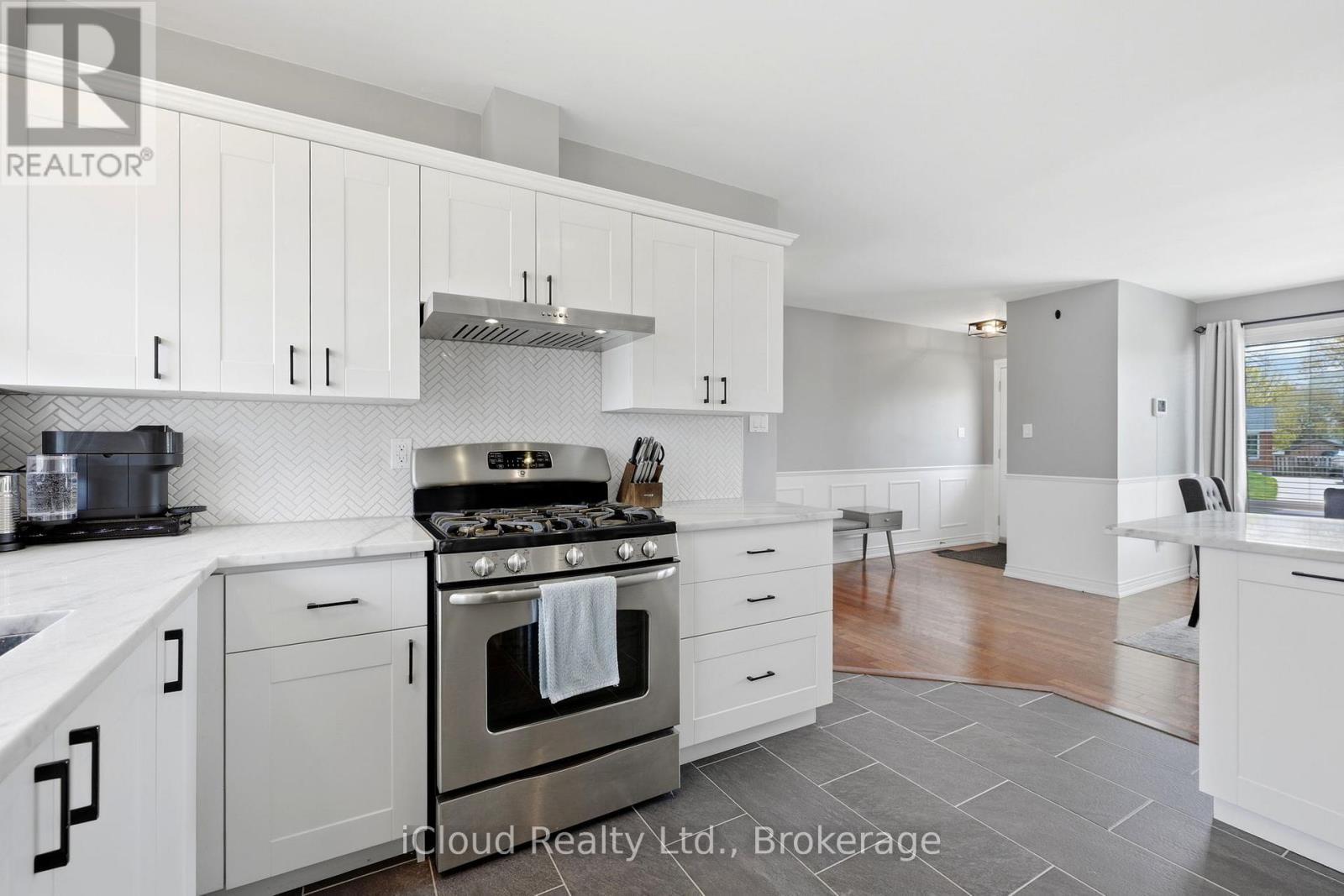 146 Wynford Place, Halton Hills, Ontario  L7J 2L5 - Photo 17 - W13115222