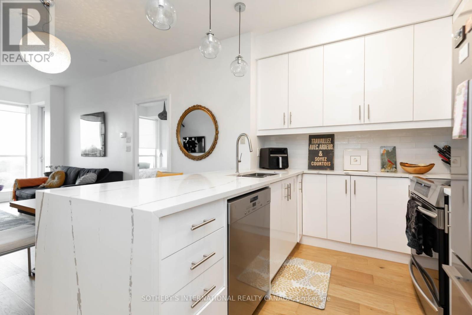 713 - 20 Gothic Avenue, Toronto, Ontario  M6P 1T5 - Photo 2 - W13115260