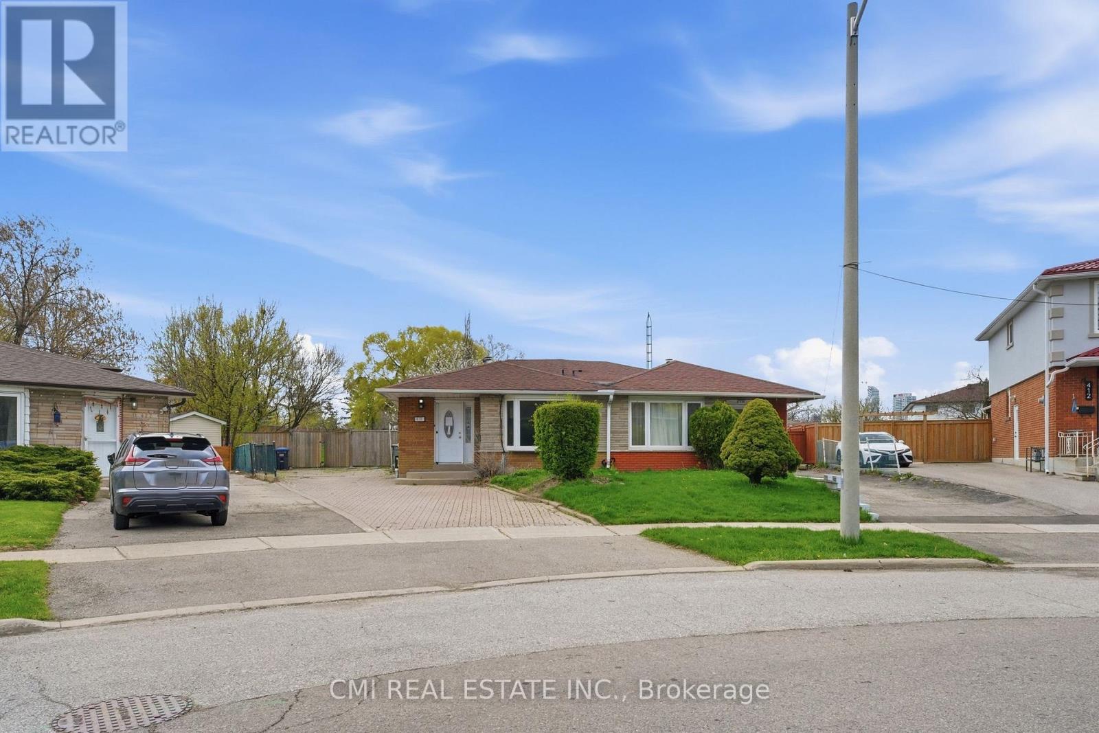418 Ginger Downs, Mississauga, Ontario  L5A 3A7 - Photo 2 - W13115286