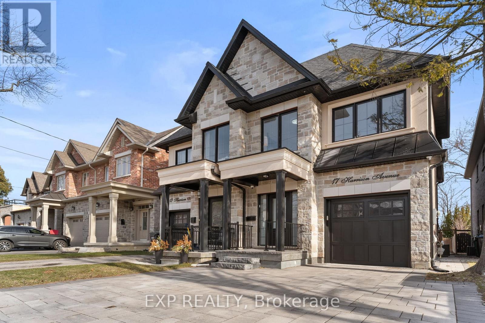 17 Harrison Avenue, Mississauga, Ontario  L5H 2N8 - Photo 1 - W13115312