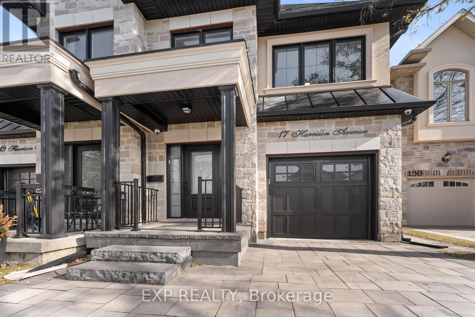 17 Harrison Avenue, Mississauga, Ontario  L5H 2N8 - Photo 3 - W13115312