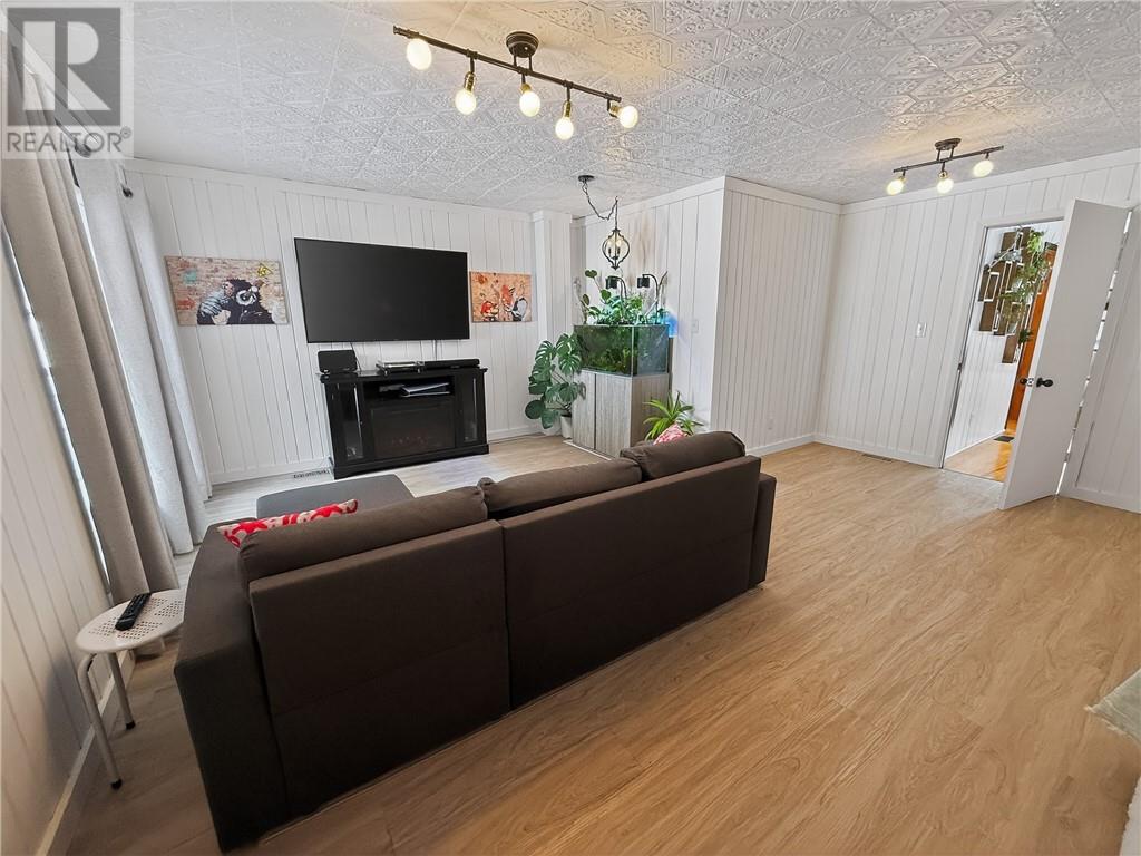 1 Wright Street S, Gore Bay, Ontario  P0P 1H0 - Photo 32 - 2127028