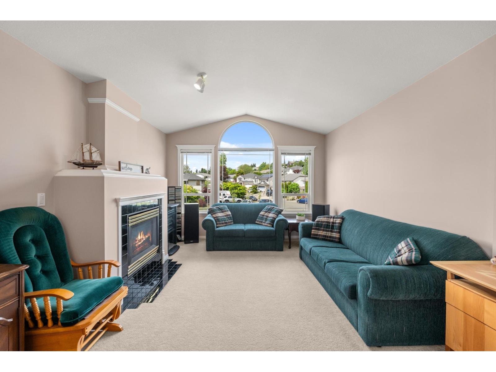 8262 Wharton Place, Mission, British Columbia  V2V 7A4 - Photo 2 - R3121811