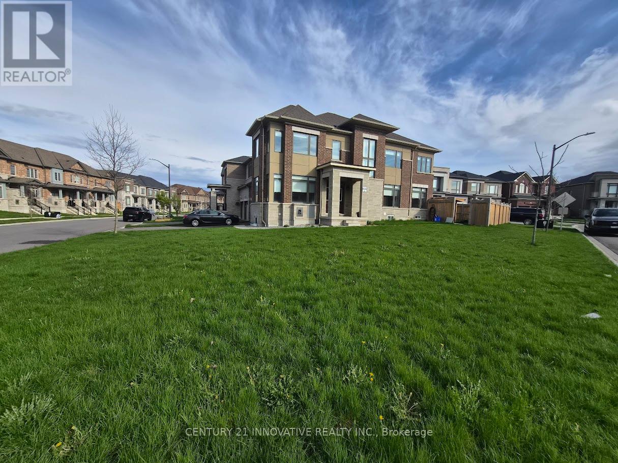 Upper - 1 Hahn Street, Whitby, Ontario  L1P 0G9 - Photo 3 - E13092298