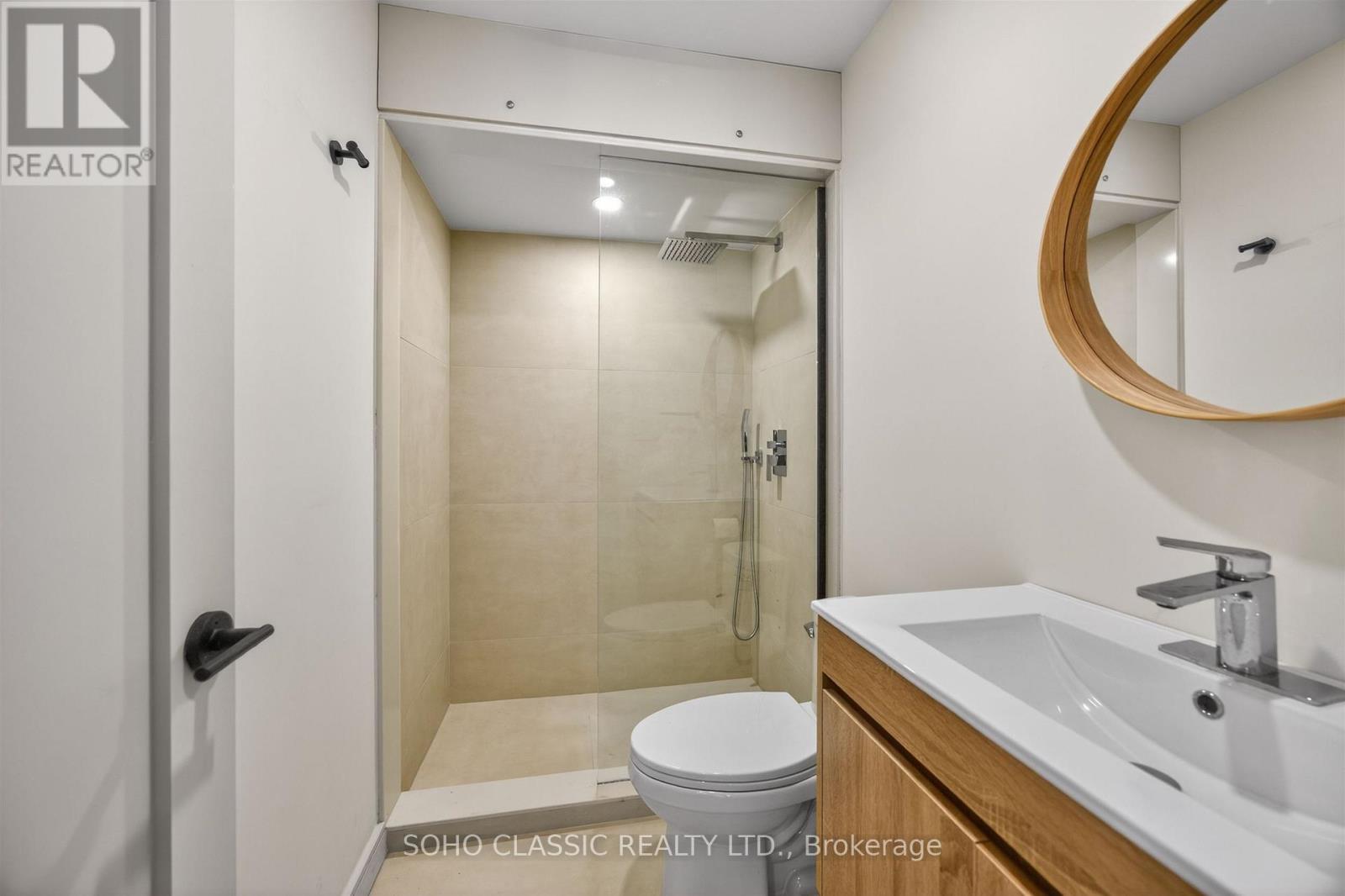 Main Floor - 23 Fernwood Park Avenue, Toronto, Ontario  M4E 3E9 - Photo 8 - E12982634