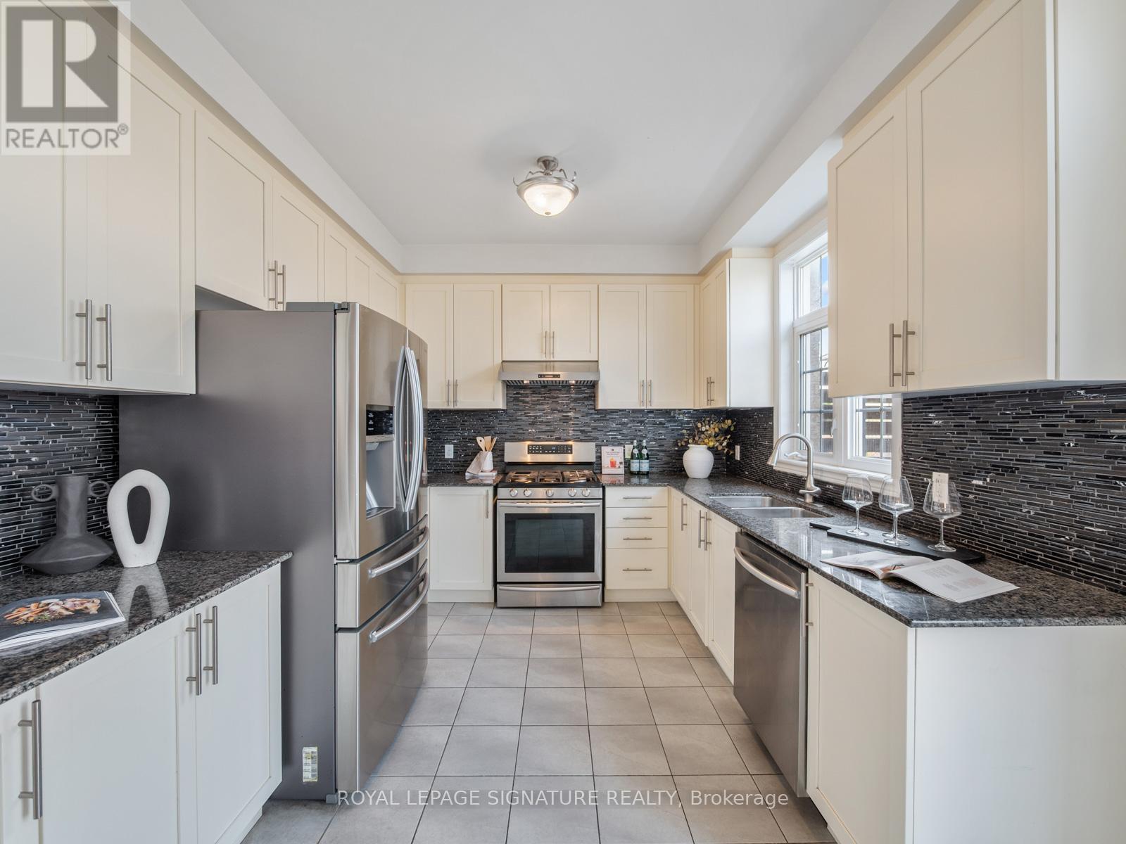 30 Westover Drive, Clarington, Ontario  L1C 0G5 - Photo 11 - E13115328