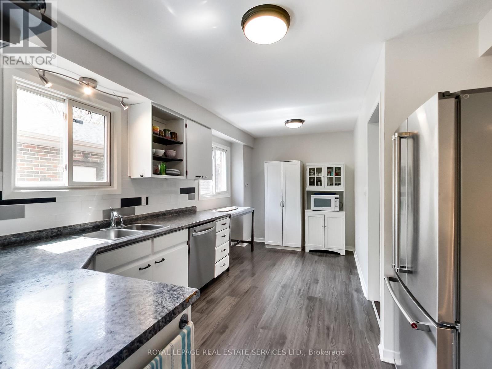 27 Bremen Lane, Mississauga, Ontario  L5M 1G7 - Photo 11 - W13115294