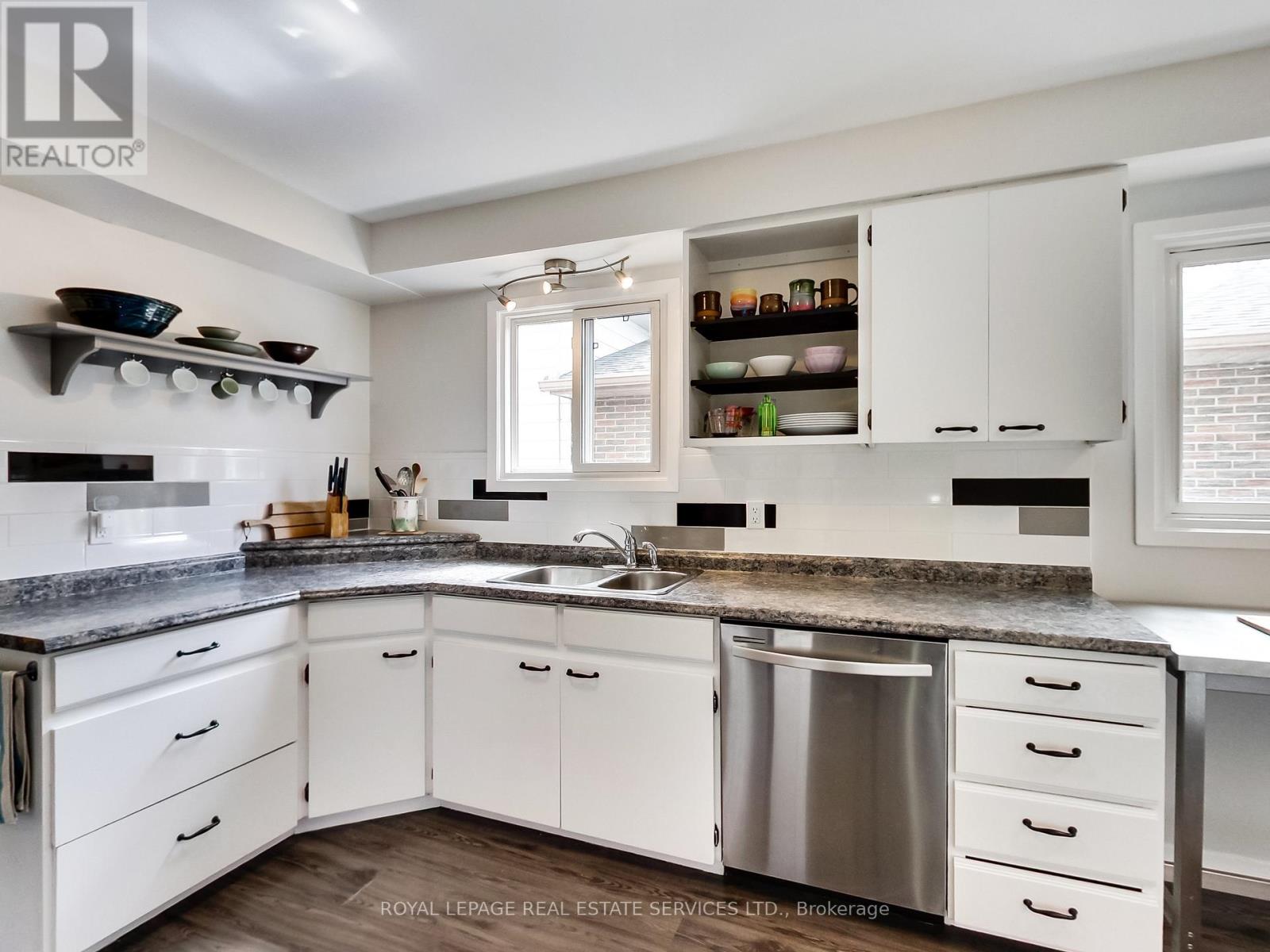27 Bremen Lane, Mississauga, Ontario  L5M 1G7 - Photo 7 - W13115294