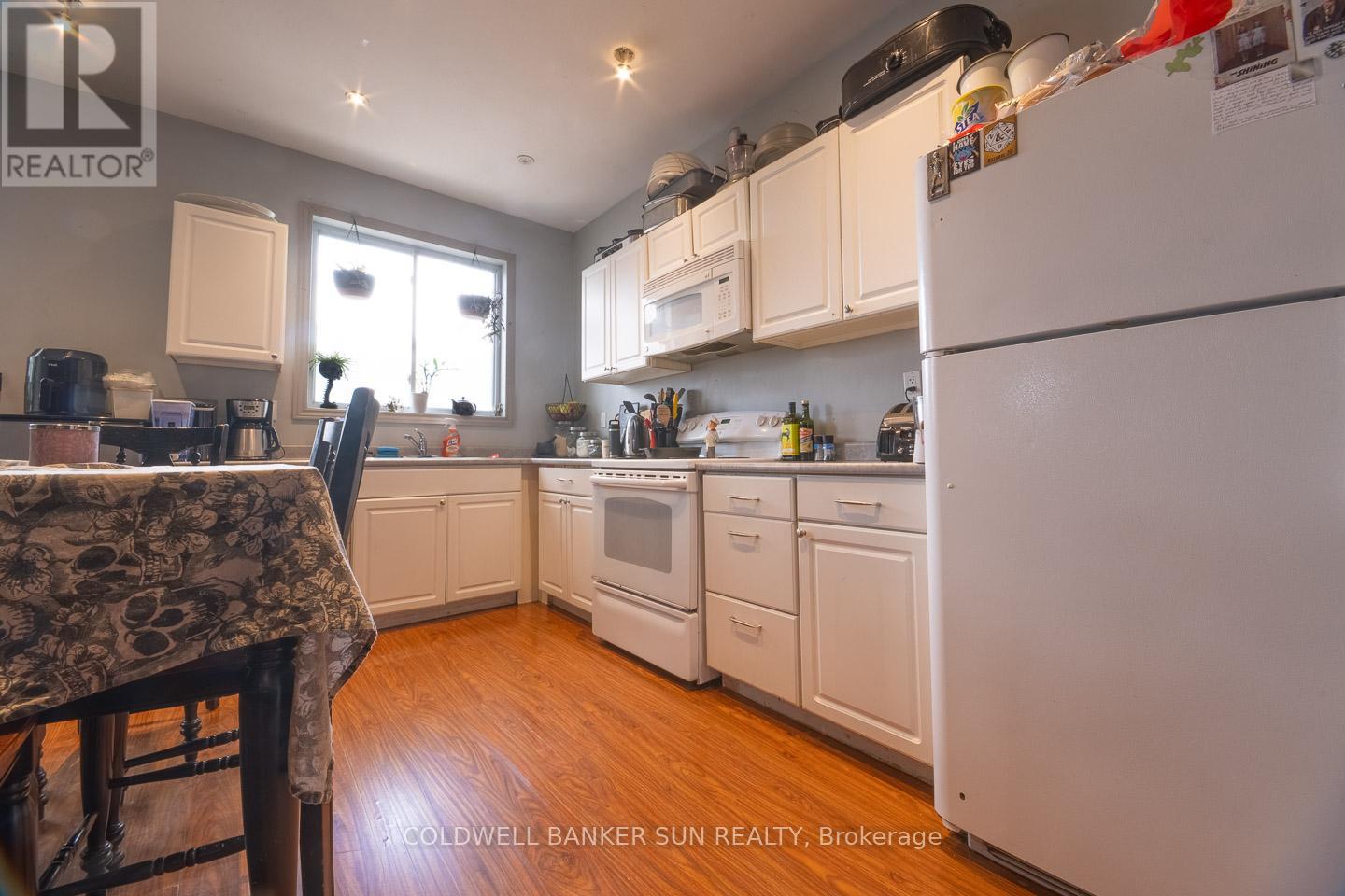 63 Lorne Avenue, Quinte West, Ontario  K8V 5B6 - Photo 3 - X13045186