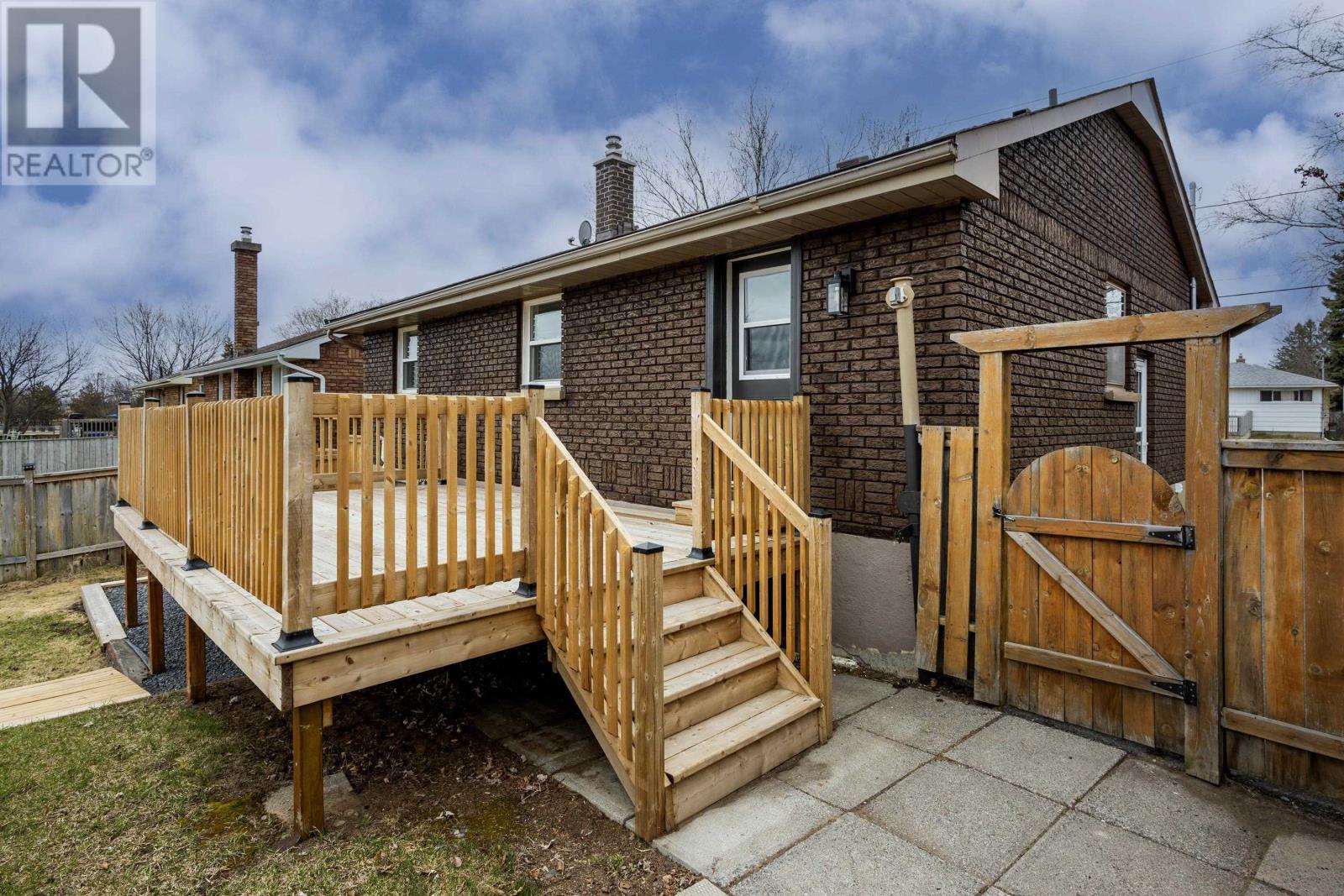 223 Rockwood Ave, Thunder Bay, Ontario  P7B 4K5 - Photo 2 - TB2600991